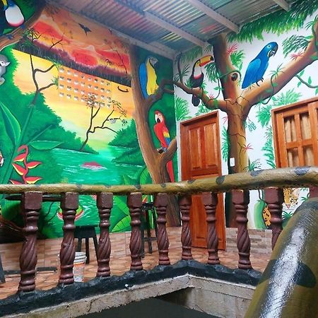 Hostal Selvatrip 莱蒂西亚 外观 照片