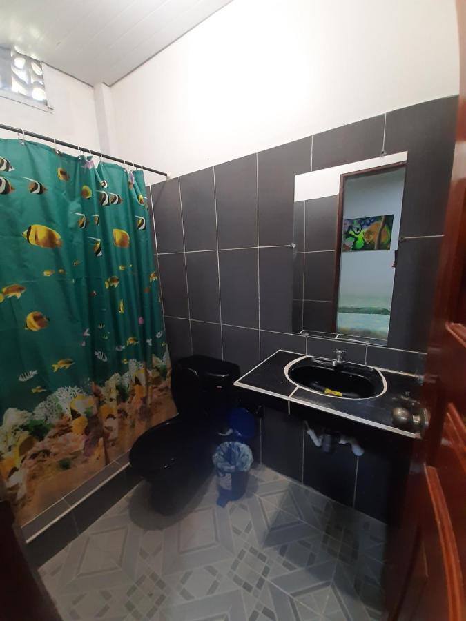 Hostal Selvatrip 莱蒂西亚 外观 照片