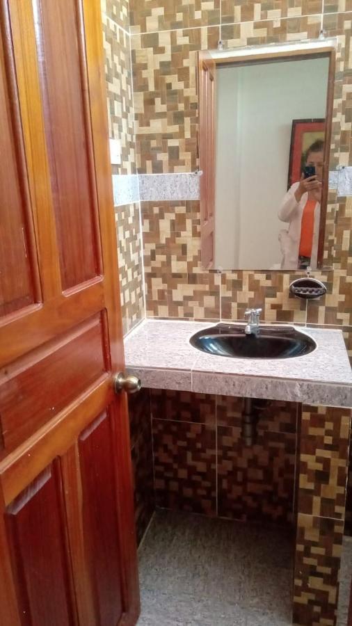 Hostal Selvatrip 莱蒂西亚 外观 照片