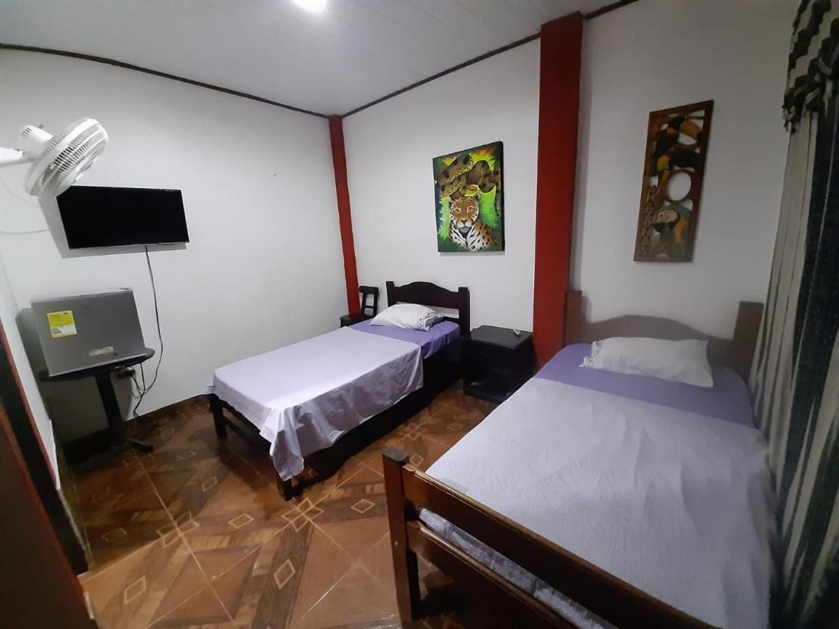 Hostal Selvatrip 莱蒂西亚 外观 照片