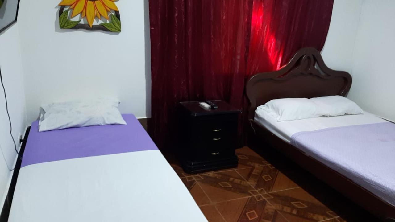 Hostal Selvatrip 莱蒂西亚 外观 照片