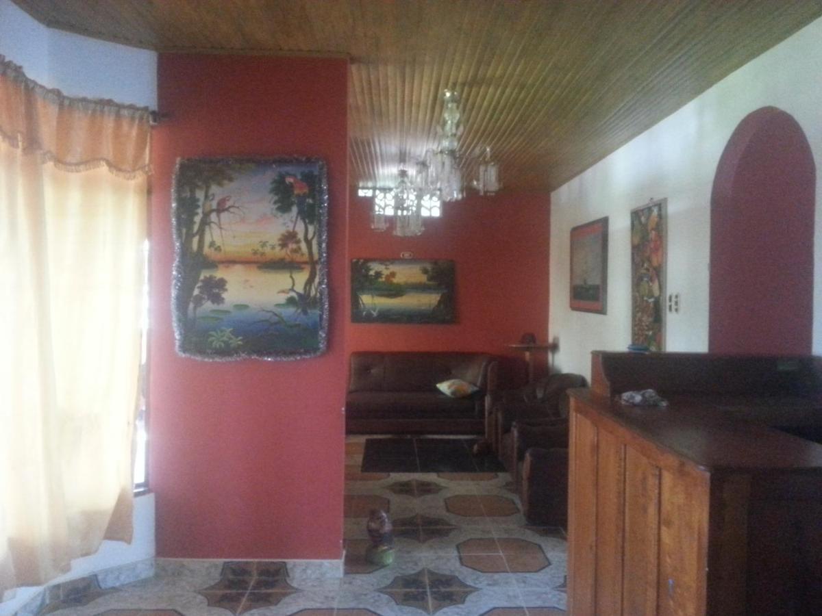 Hostal Selvatrip 莱蒂西亚 外观 照片
