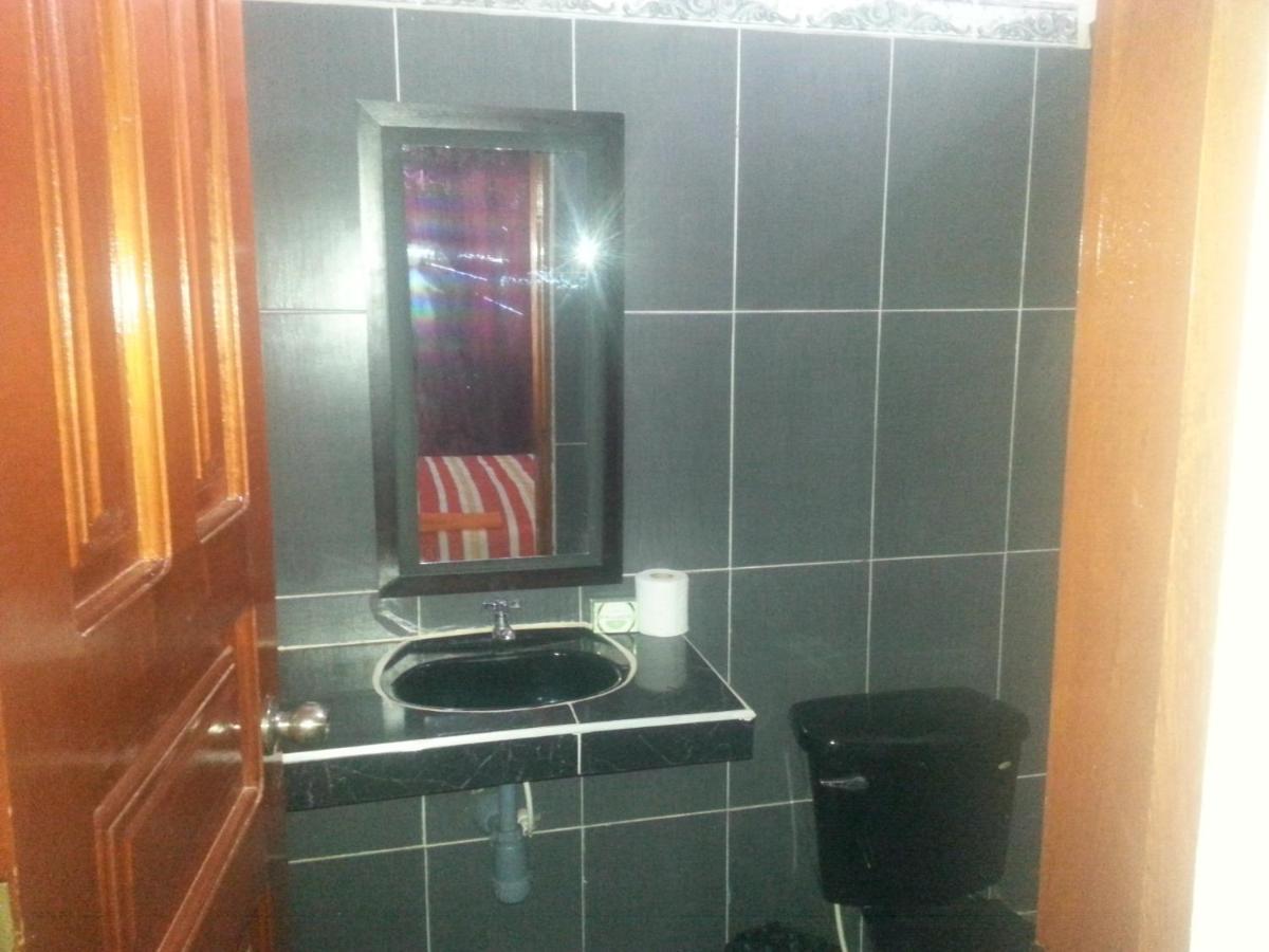 Hostal Selvatrip 莱蒂西亚 外观 照片